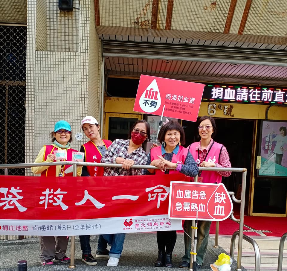 大門口合照